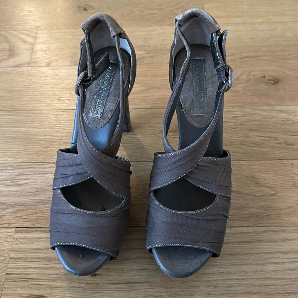 Banana Republic Taupe Suede Platform Heels